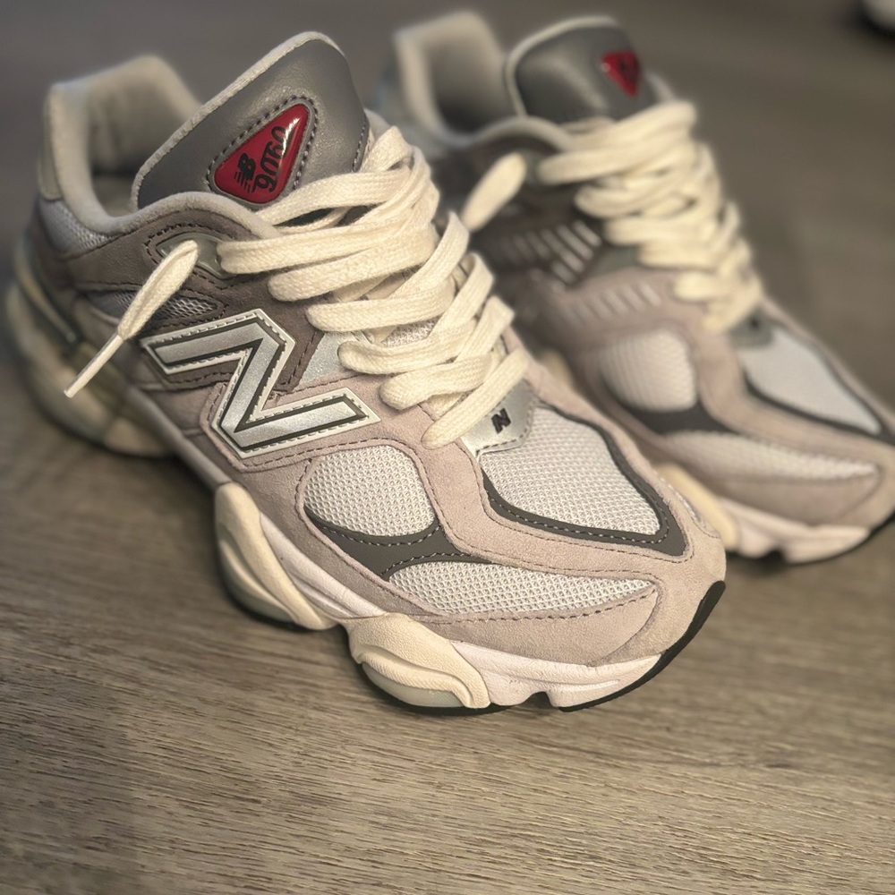 NEW BALANCE 9060